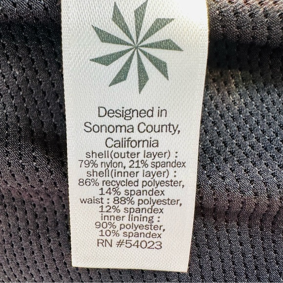 Athleta Women’s Black Skort Sheer Overlay Skirt Size Large - Picture 6 of 6